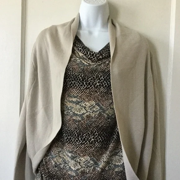 Esperanza Shrug, M, NWT - Picture 6 of 6